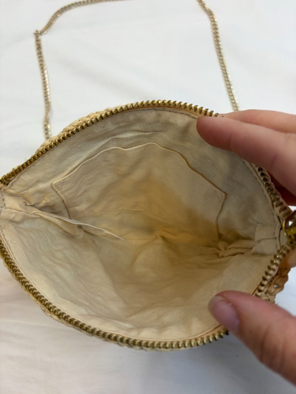 Paper Raffia Small Bird Crossbody Bag with Slim Gold Chain Strap - Picture 5 of 6